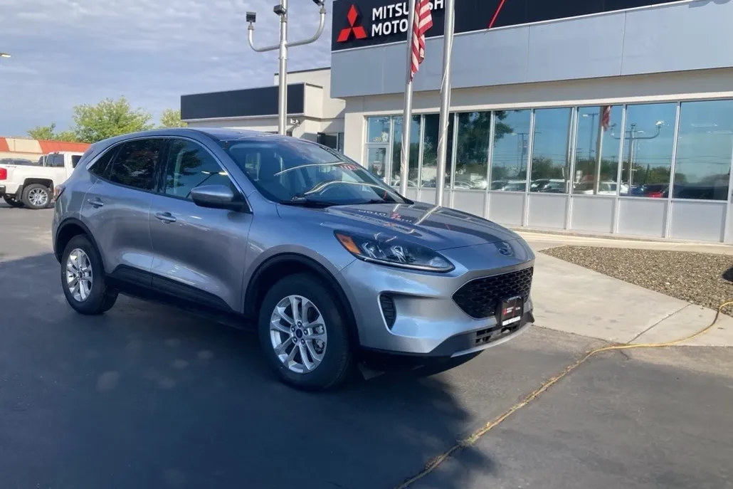 2021 Ford Escape SE Hybrid photo 1