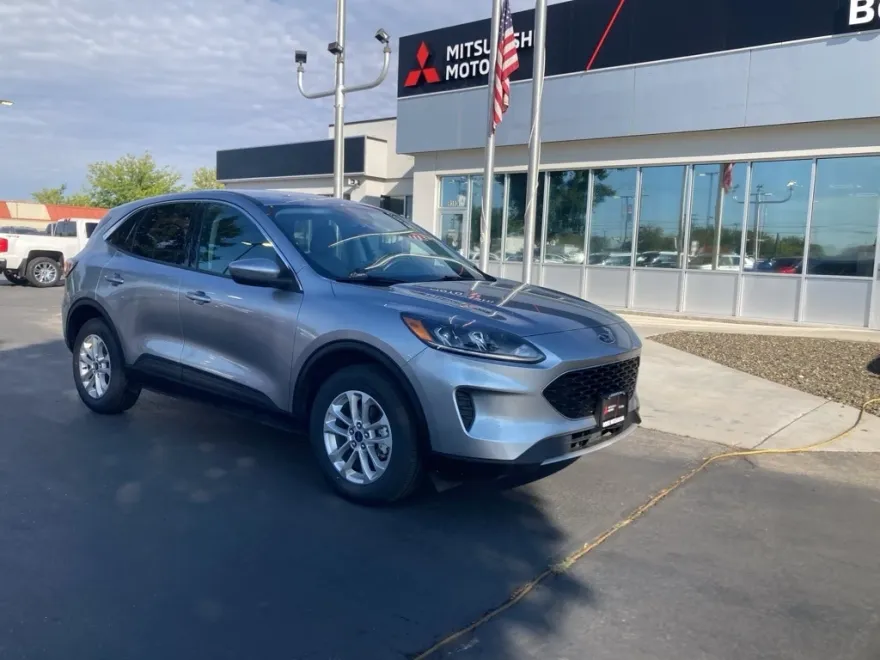 2021 Ford Escape SE Hybrid photo 1