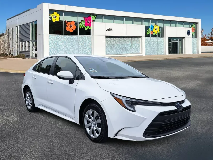 2024 Toyota Corolla Hybrid LE photo 1