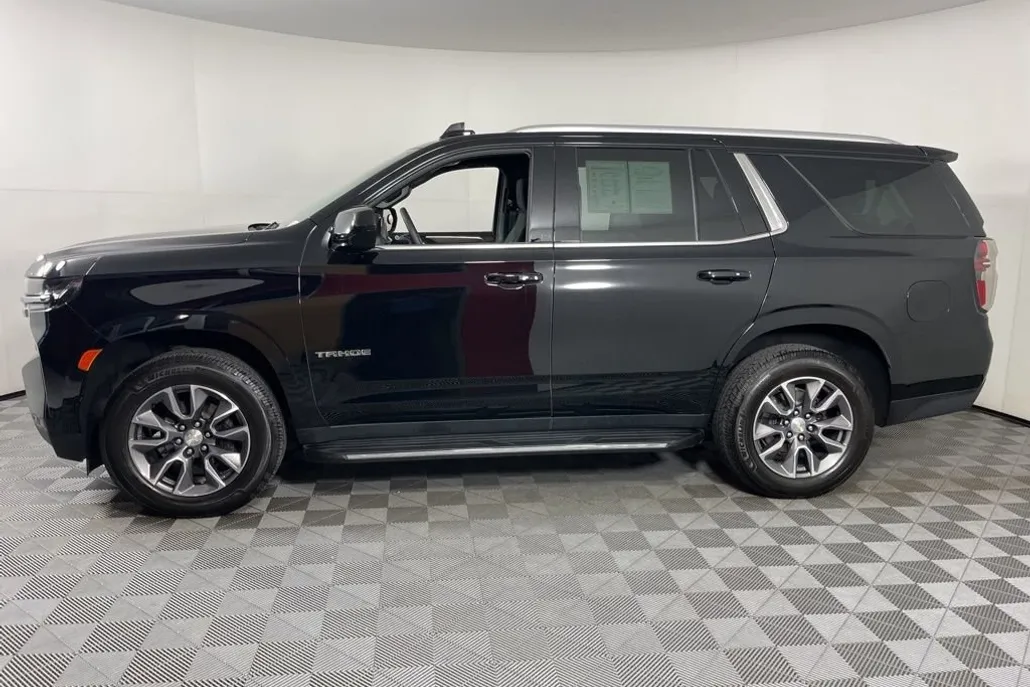 2023 Chevrolet Tahoe LS photo 1