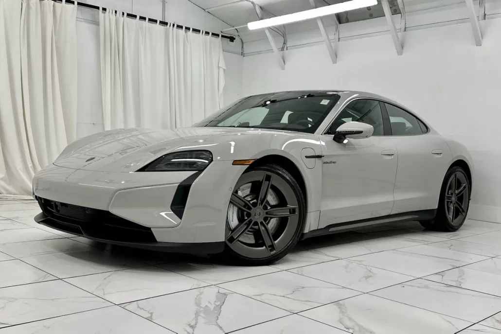 2025 Porsche Taycan Turbo photo 1