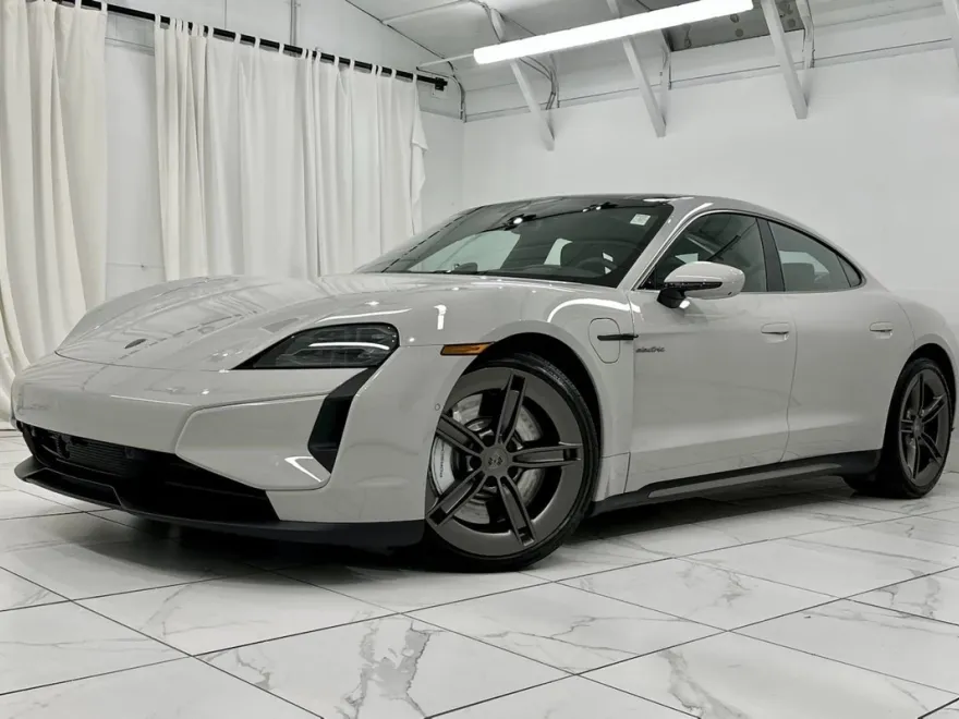 2025 Porsche Taycan Turbo photo 1