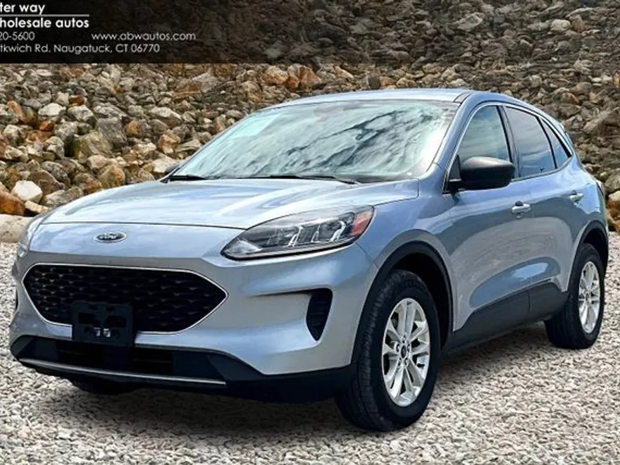 2022 Ford Escape Hybrid SE photo 1