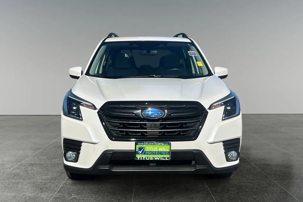 2023 Subaru Forester Premium photo 1