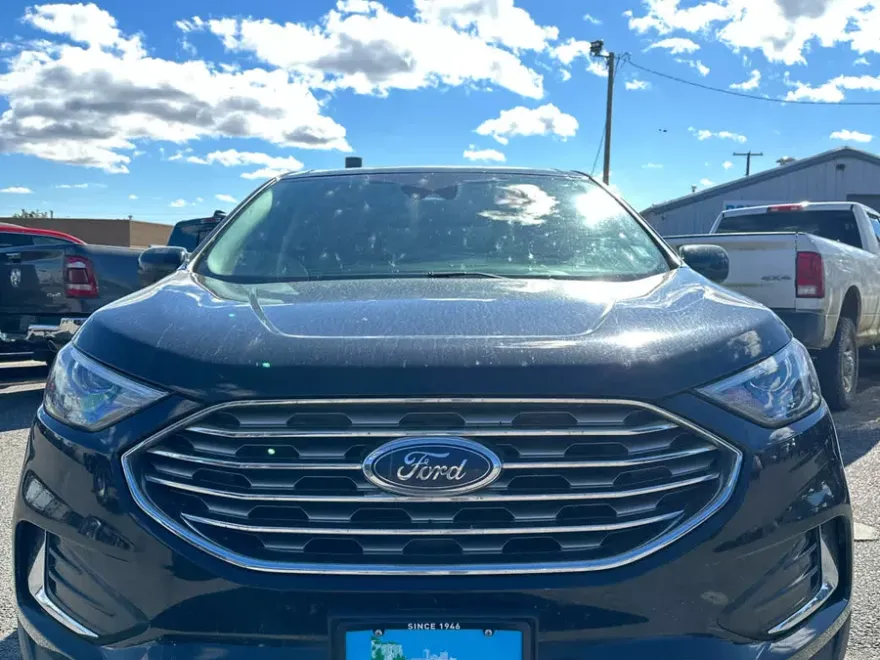 2022 Ford Edge SEL photo 1