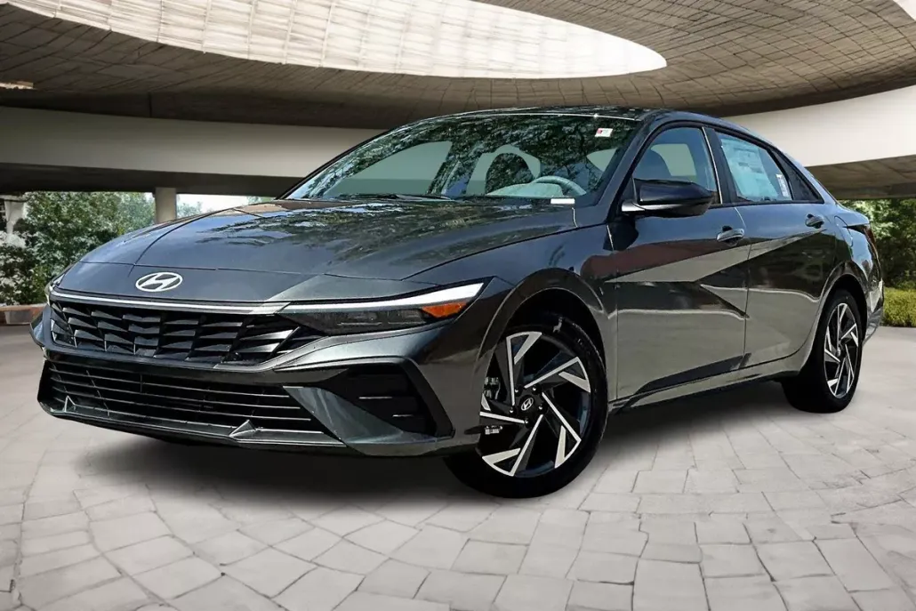2025 Hyundai Elantra SEL Sport photo 1