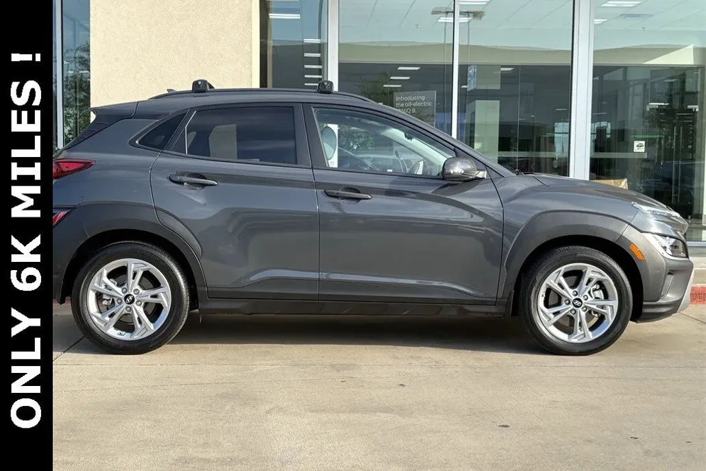 2023 Hyundai Kona SEL photo 1