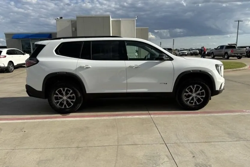 2024 Gmc Acadia AT4 photo 1