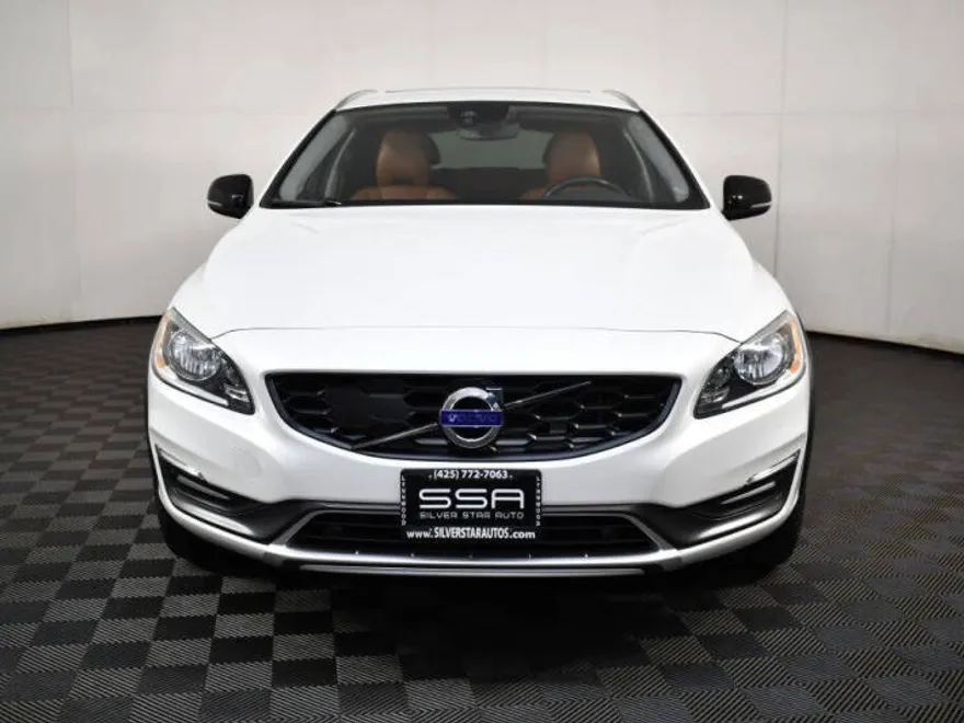 2015 Volvo V60 Cross Country T5 photo 1