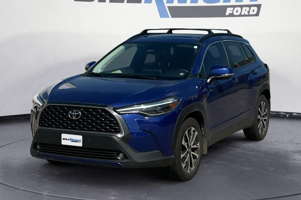 2024 Toyota Corolla Cross XLE photo 1