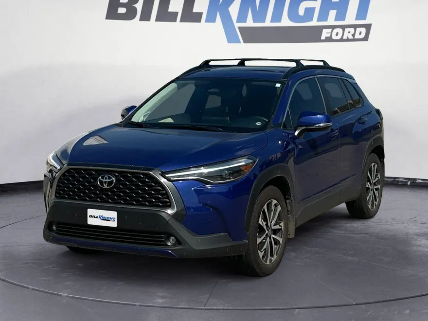2024 Toyota Corolla Cross XLE photo 1