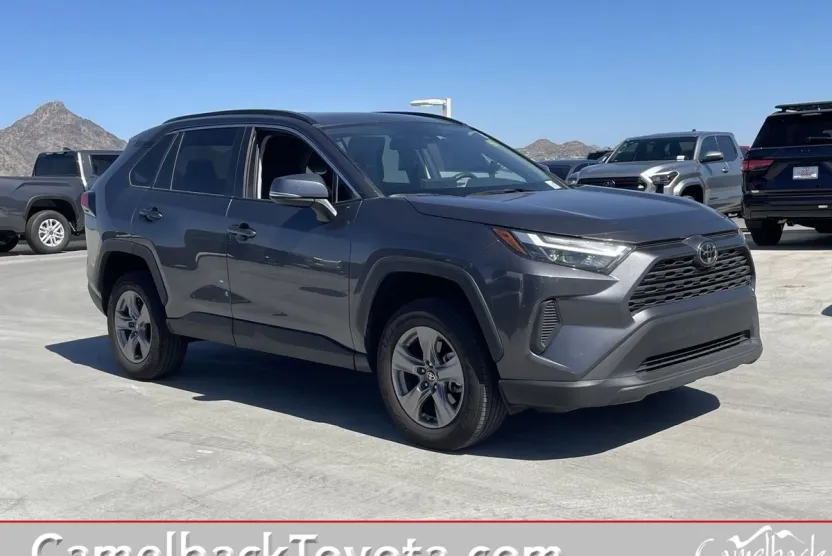2024 Toyota RAV4 XLE photo 1