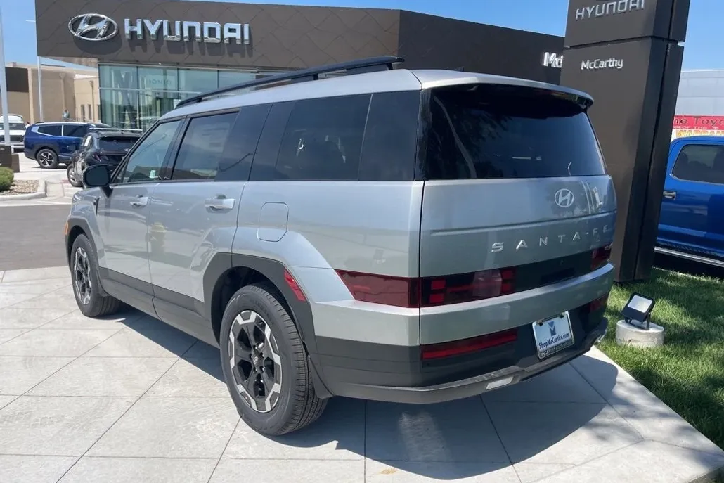 2026 Hyundai Santa Fe SEL photo 1