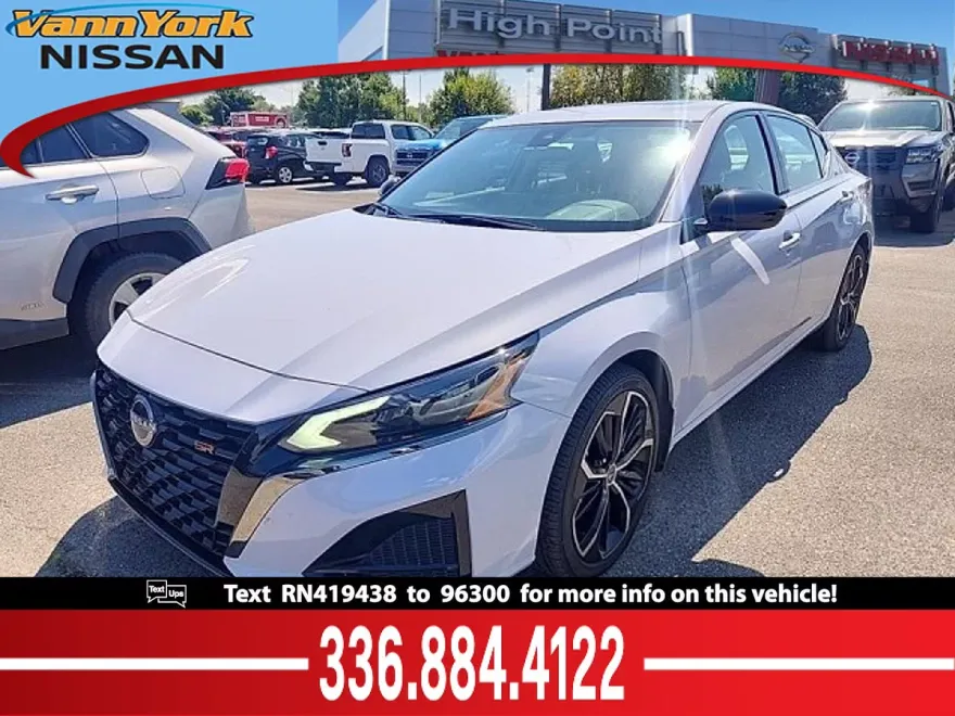 2024 Nissan Altima SR photo 1