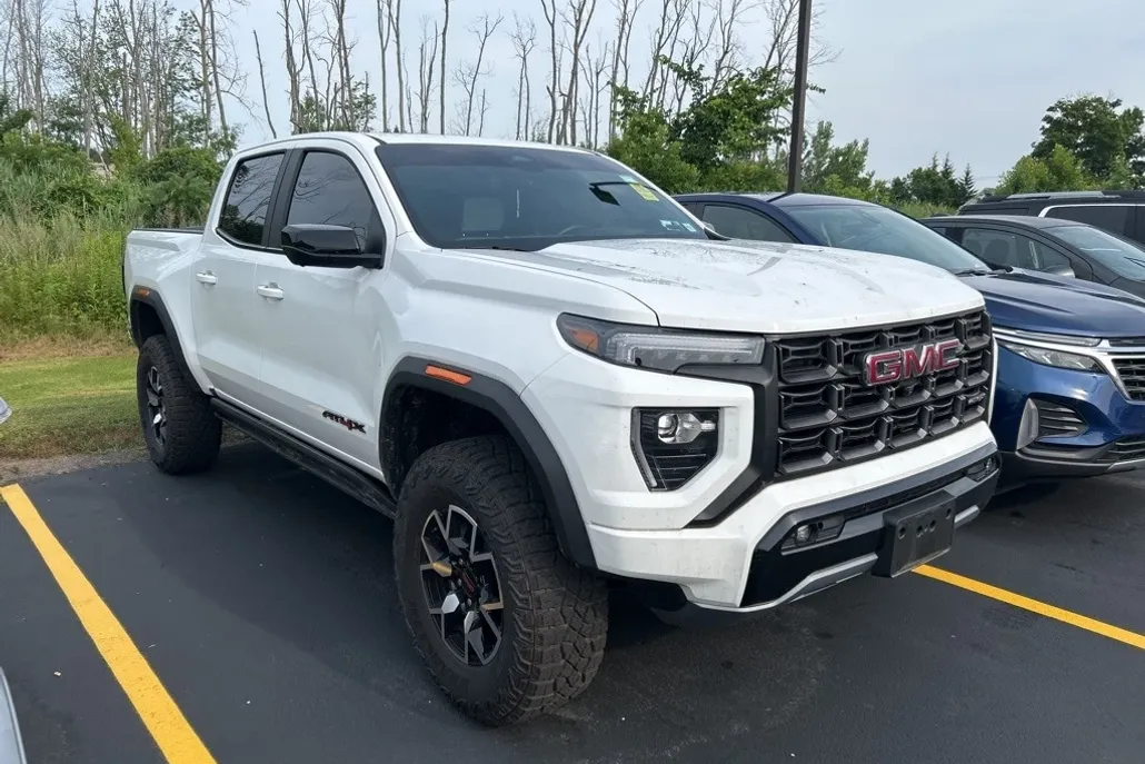 2024 Gmc Canyon AT4X photo 1