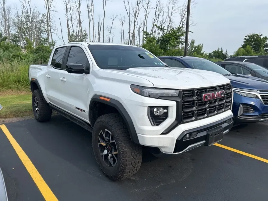2024 Gmc Canyon AT4X photo 1