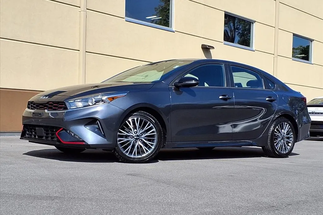 2023 Kia Forte GT-Line photo 1