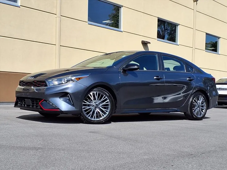 2023 Kia Forte GT-Line photo 1