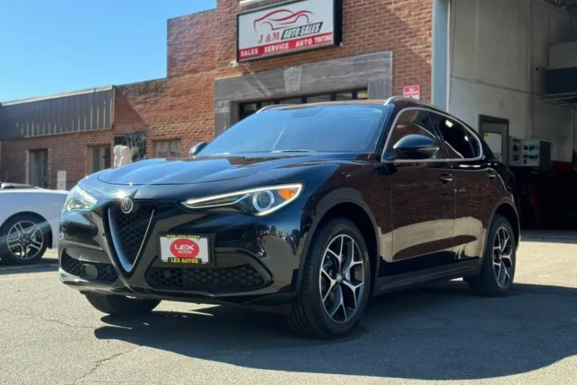 2019 Alfa Romeo Stelvio Ti Sport photo 1