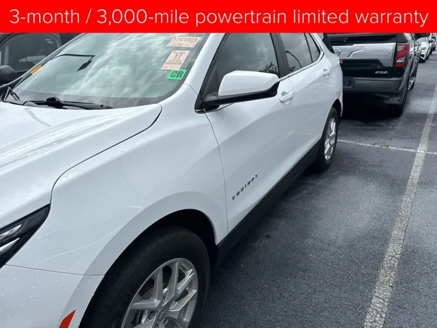 2023 Chevrolet Equinox LT photo 1