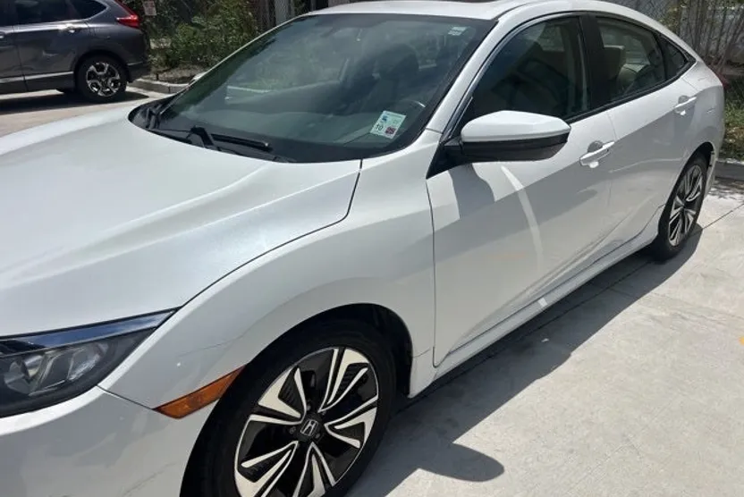 2017 Honda Civic EX-L photo 1