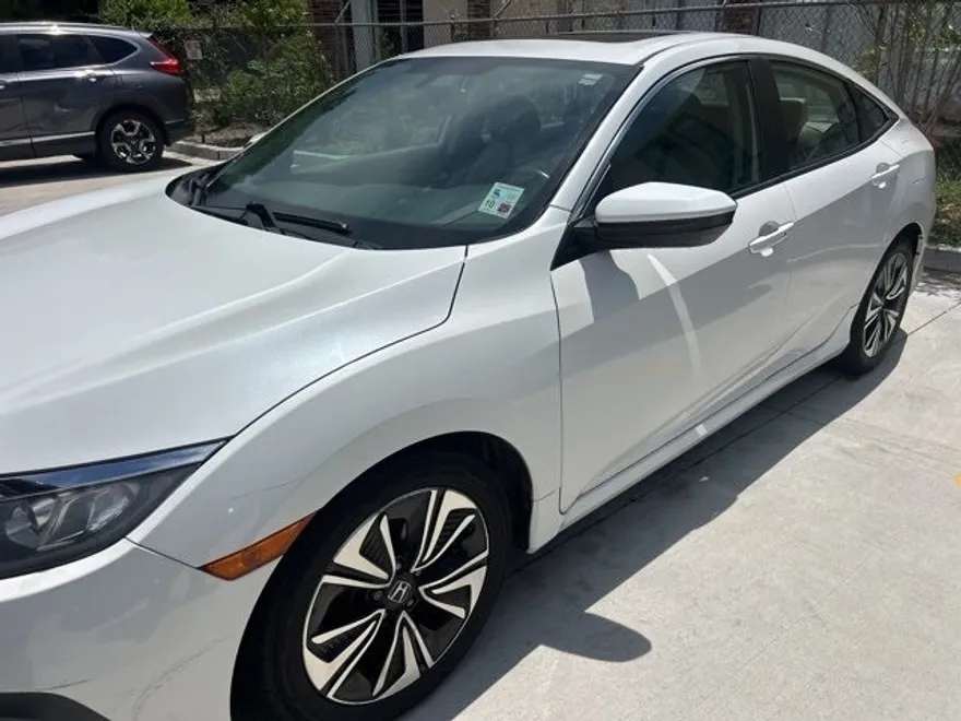 2017 Honda Civic EX-L photo 1