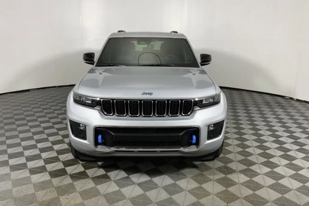 2024 Jeep Cherokee Overland 4xe photo 1