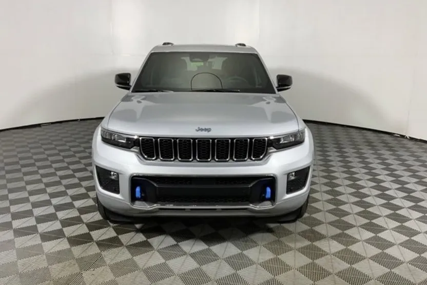 2024 Jeep Cherokee Overland 4xe photo 1