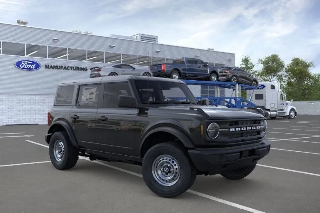 2025 Ford Bronco Base photo 1
