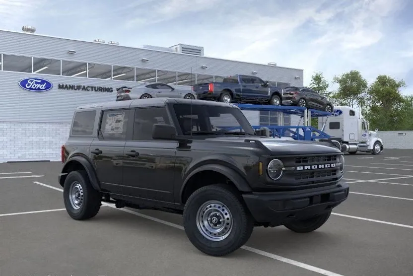 2025 Ford Bronco Base photo 1