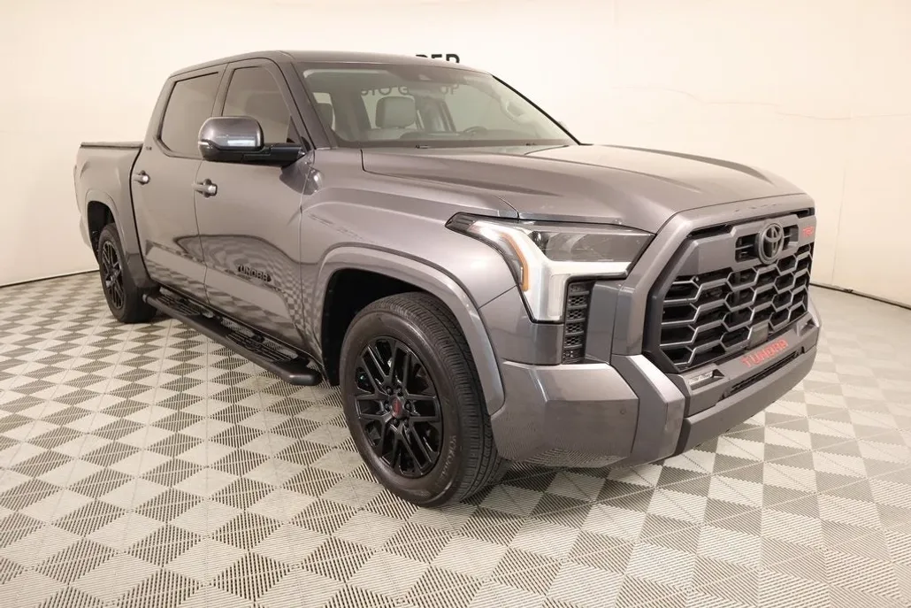2022 Toyota Tundra SR5 photo 1