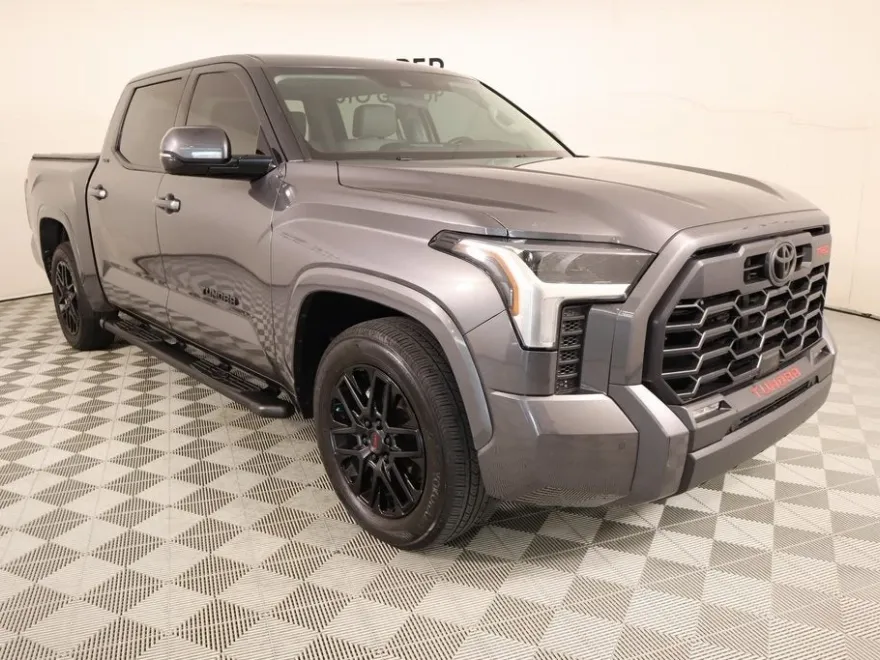 2022 Toyota Tundra SR5 photo 1