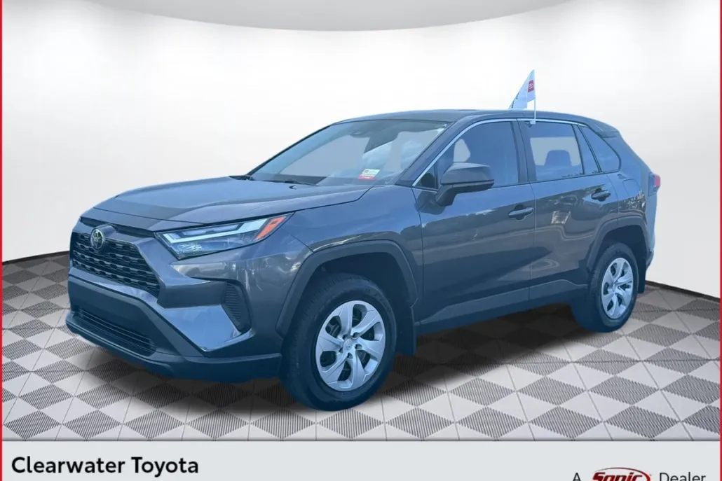 2024 Toyota RAV4 LE photo 1