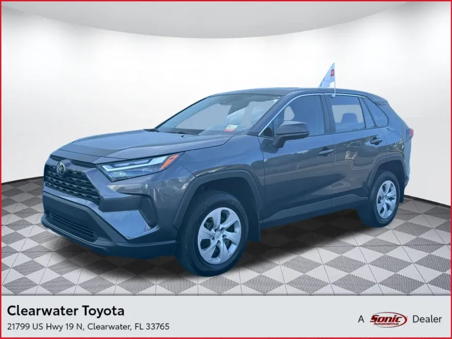 2024 Toyota RAV4 LE photo 1