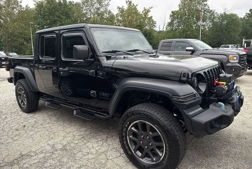 2020 Jeep Gladiator Sport S photo 1