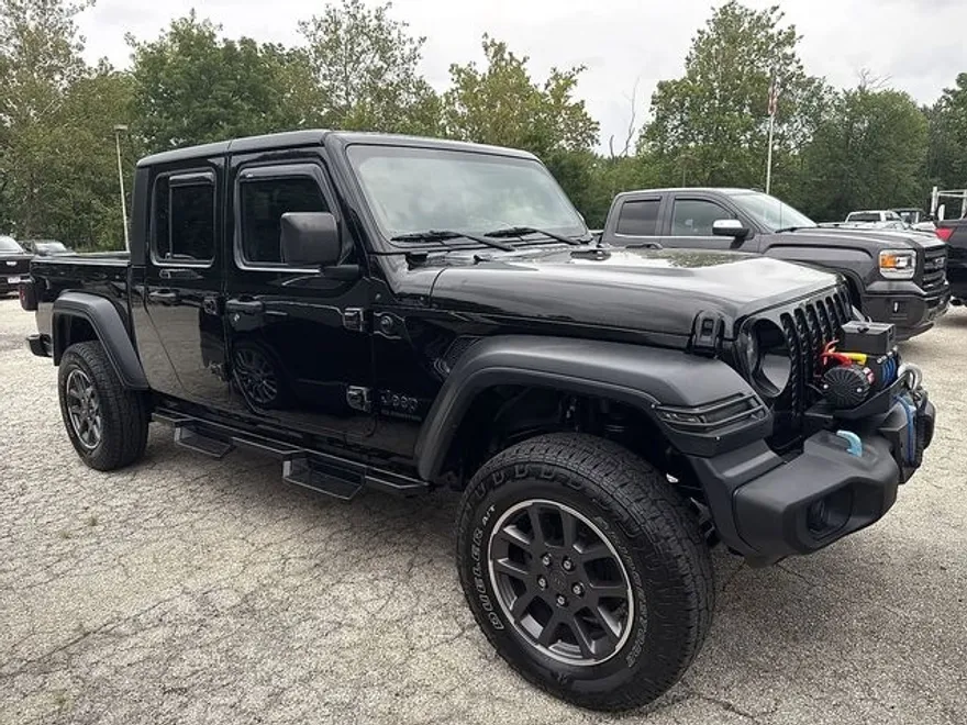 2020 Jeep Gladiator Sport S photo 1