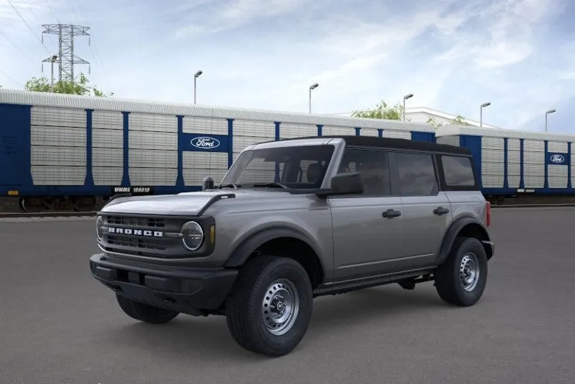 2025 Ford Bronco Base photo 1
