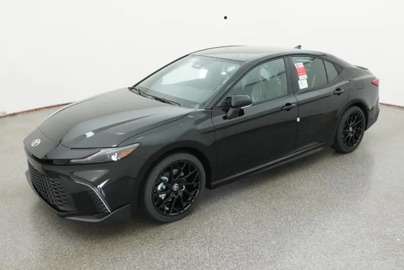2026 Toyota Camry SE photo 1
