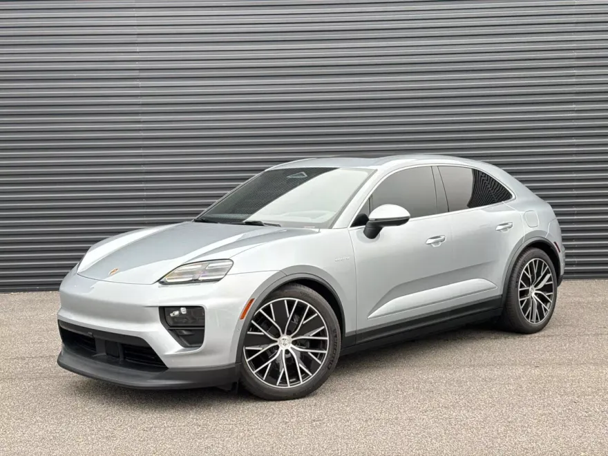 2024 Porsche Macan Electric 4 photo 1