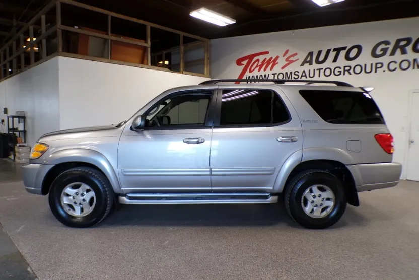 2002 Toyota Sequoia Limited photo 1