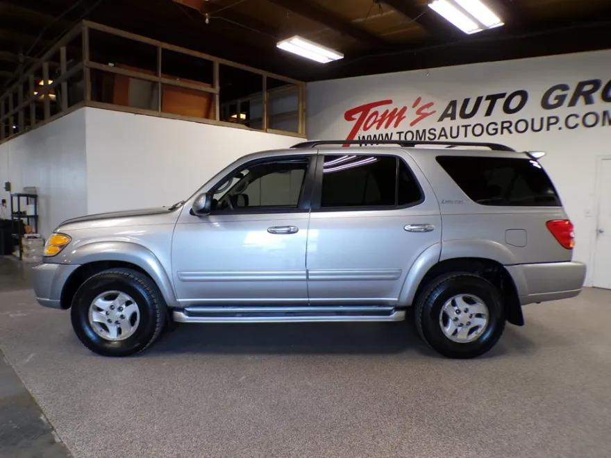 2002 Toyota Sequoia Limited photo 1