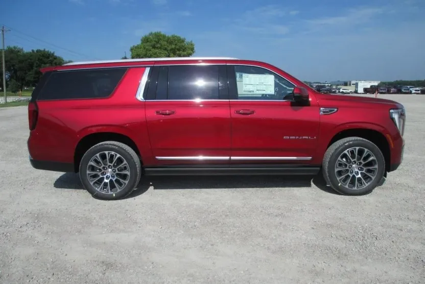 2025 Gmc Yukon XL Denali photo 1