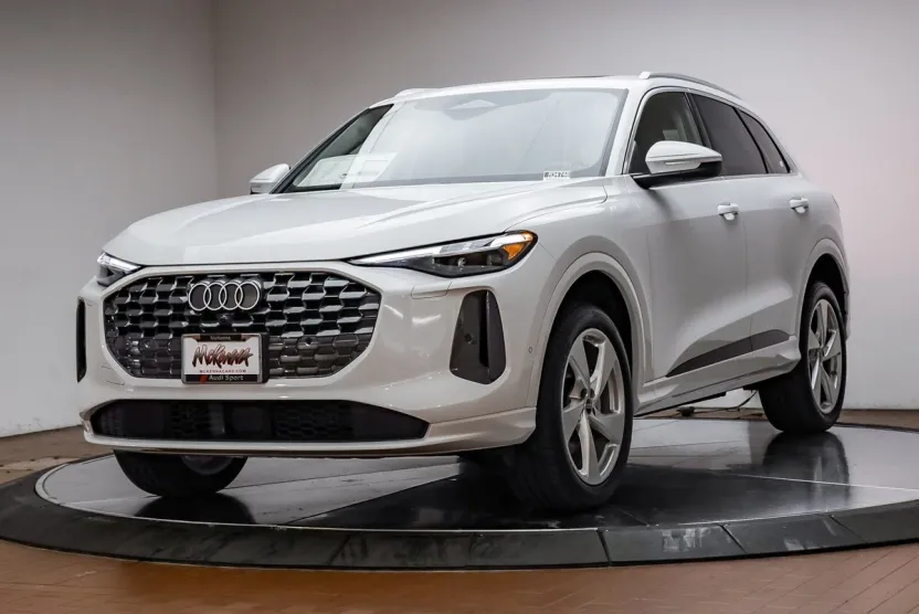 2025 Audi Q5 2.0T Premium Plus photo 1
