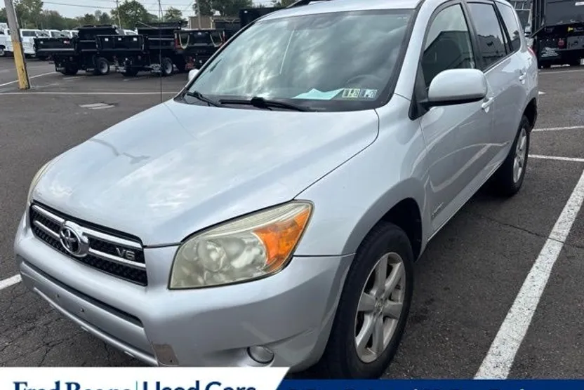 2007 Toyota RAV4 Limited photo 1