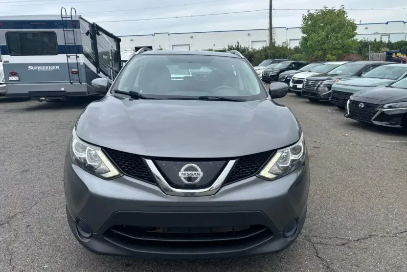 2018 Nissan Rogue Sport SV photo 1