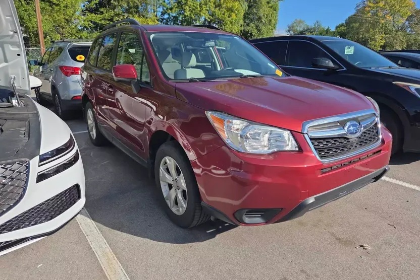 2016 Subaru Forester 2.5i Premium photo 1