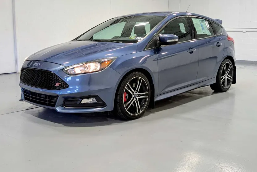 2018 Ford Focus ST photo 1
