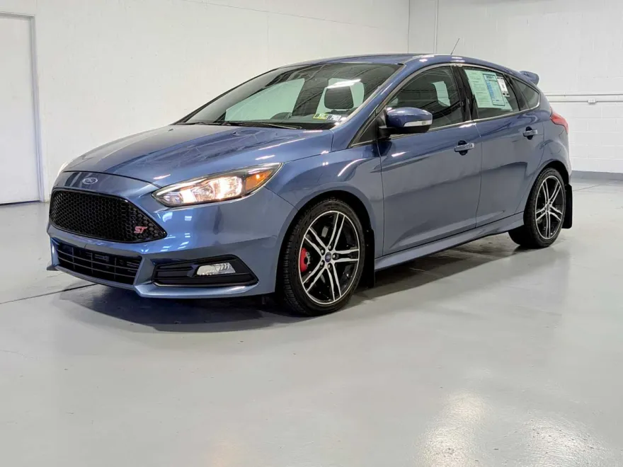 2018 Ford Focus ST photo 1