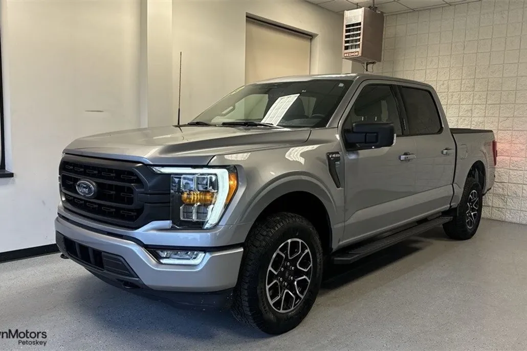 2023 Ford F-150 XLT photo 1