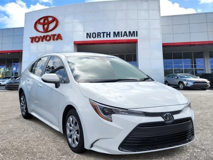 2024 Toyota Corolla LE photo 1